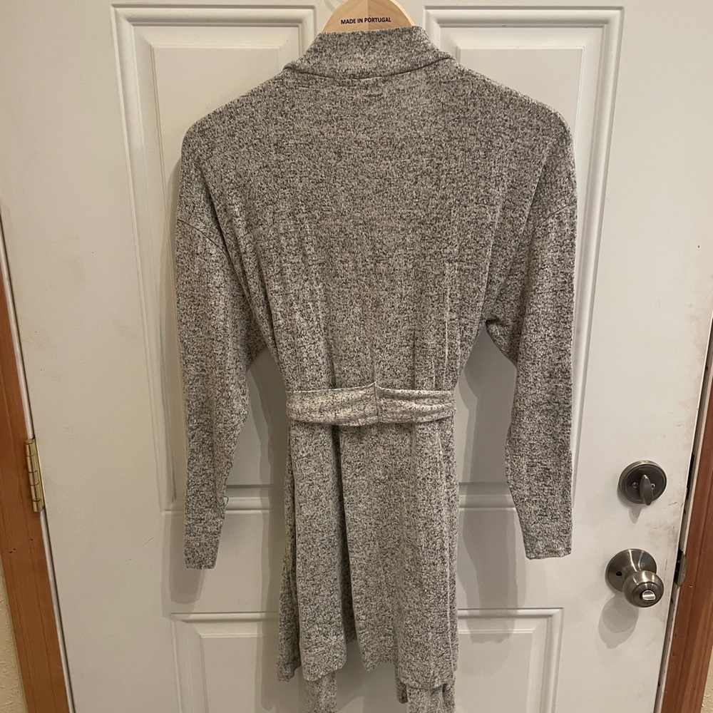 ~Socialite Robe~ - Picture 2 of 4